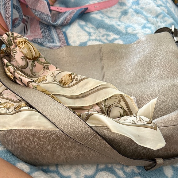 Coach Gold Leather Shoulder Bag - Picture 7 of 9